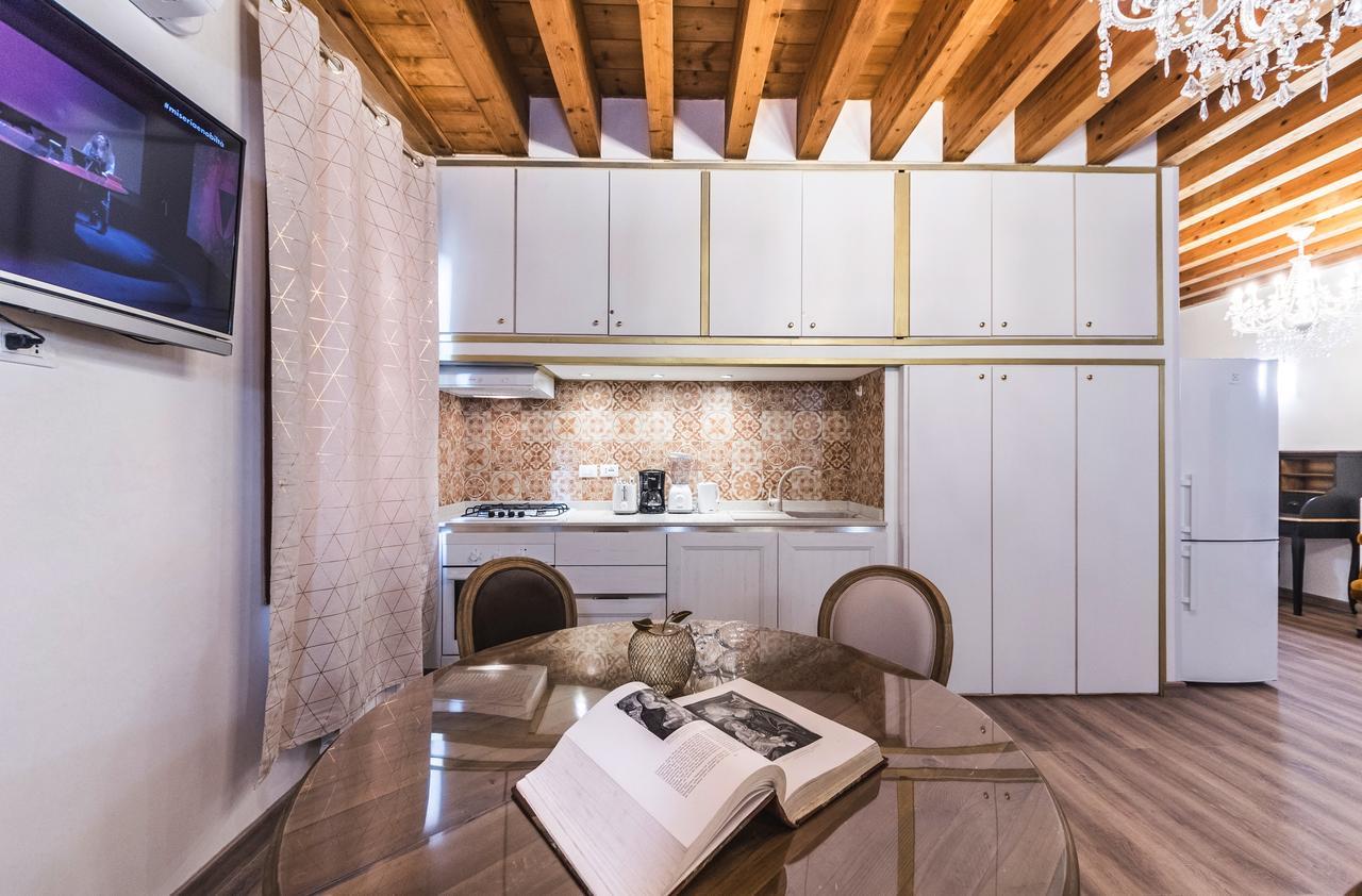Ca' Teatro Vecchio Apartment Venice Luaran gambar